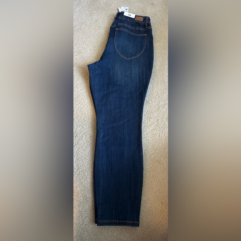 Judy blue skinny pull on dark wash jeans. New with tags!